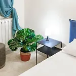 Host4u - Tresanda In Center Apartman Brescia