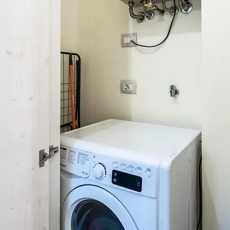 Host4u - Tresanda In Center *