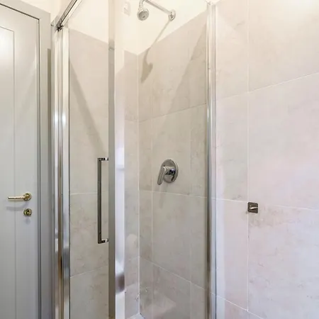 Host4u - Tresanda In Center Apartment *