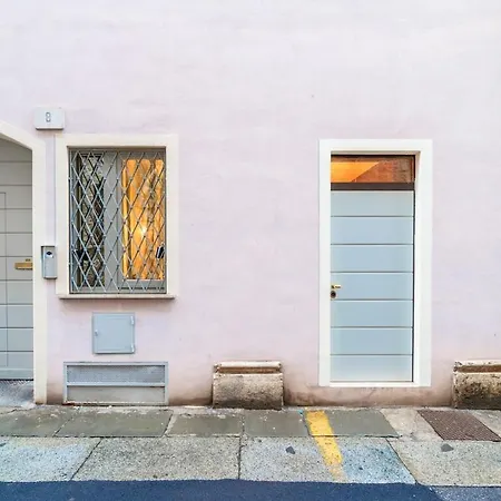 Host4u - Tresanda In Center * Brescia