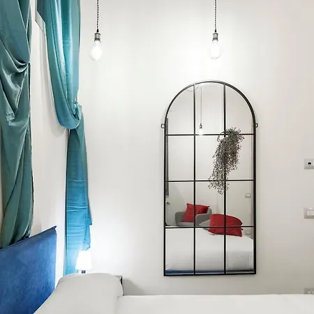 Host4u - Tresanda In Center Apartment *