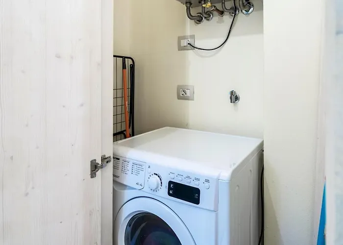 Host4u - Tresanda In Center *