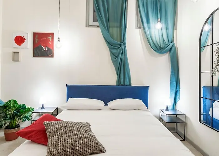 Host4u - Tresanda In Center * ブレシア