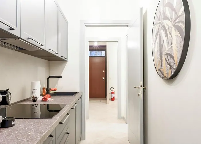 Host4u - Tresanda In Center