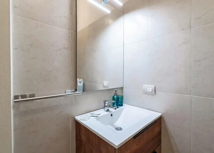 Host4u - Tresanda In Center Apartman Brescia